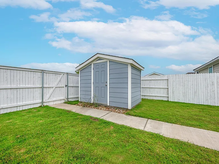 158 Daylily Dr — Photo 36