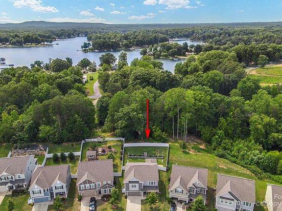 2nd image of 3952 Lake Breeze Dr