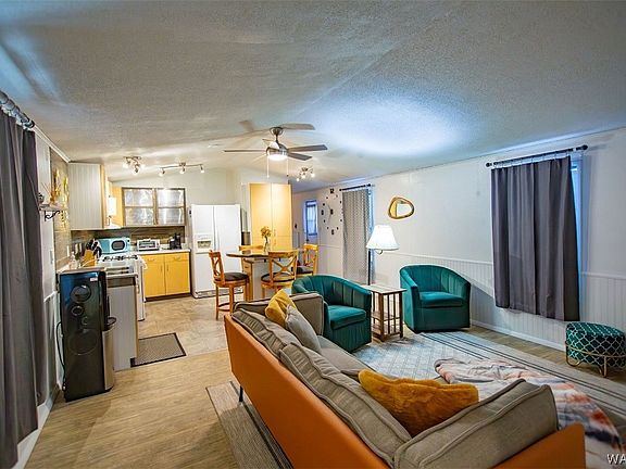 4th image of 2327 W Riverview Circle