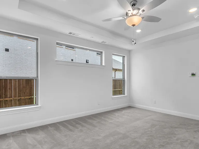 2410 Thavie St — Photo 27