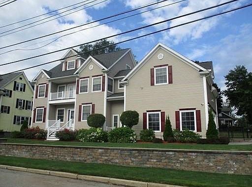 2nd image of 356 Kenoza Ave