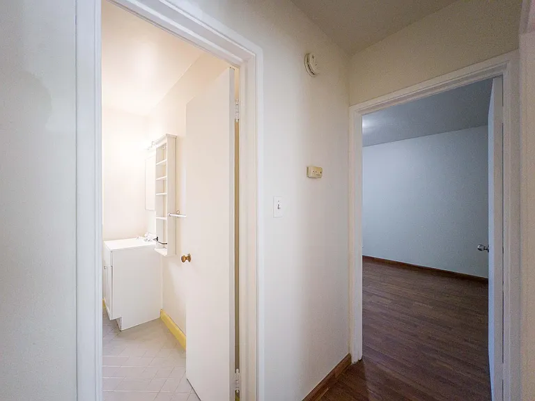 1721 O St #6 — Photo 5