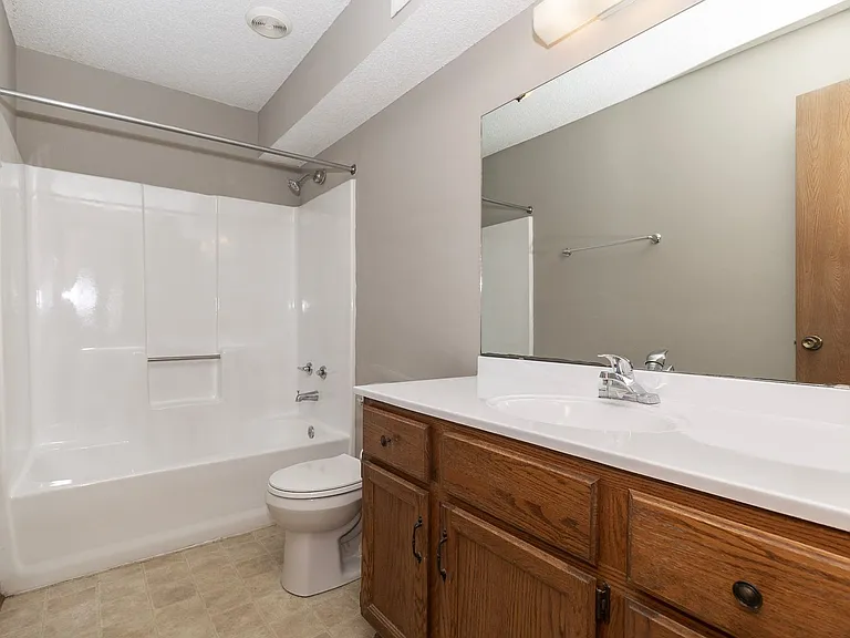213 W Main St — Photo 22