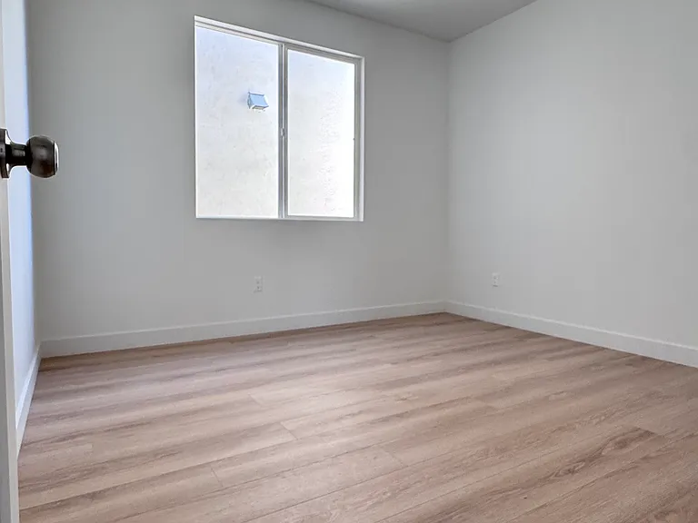 22657 Valerio St #22659 — Photo 7