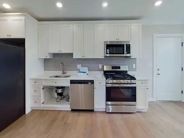 93 George St, Roxbury, MA