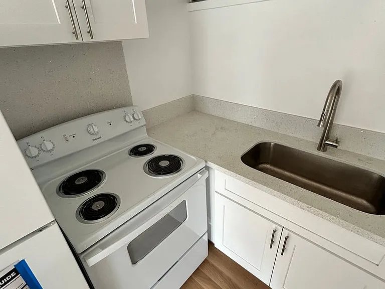 1603 Dole Street — Photo 5