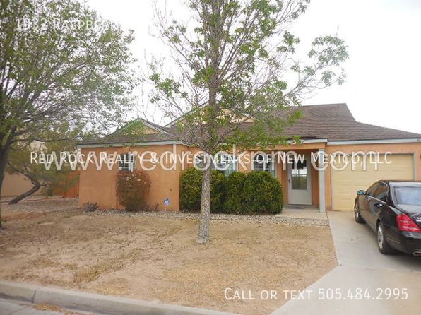1932 Raspberry Dr NE