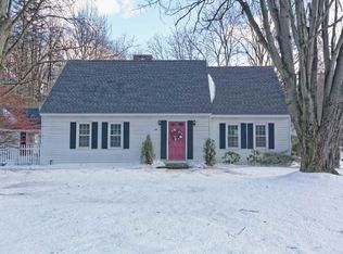 10 E Bayberry Rd, Glenmont, NY 12077