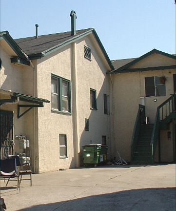 3rd image of 6423 Bancroft Ave APT B