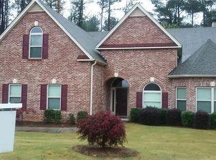 1534 English Manor Cir, Stone Mountain, GA 30087