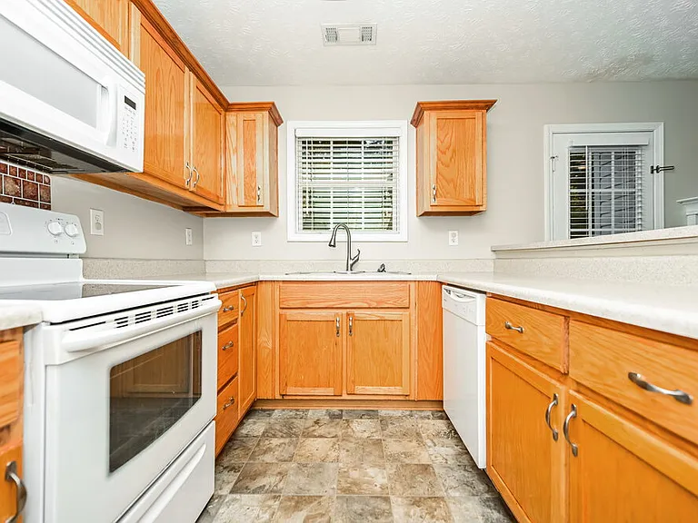 306 Fletcher Ct — Photo 7