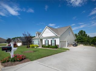 205 Hunters Hill Dr, Statesville, NC 28677