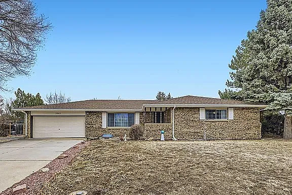 3045 McIntosh Dr — Photo 1