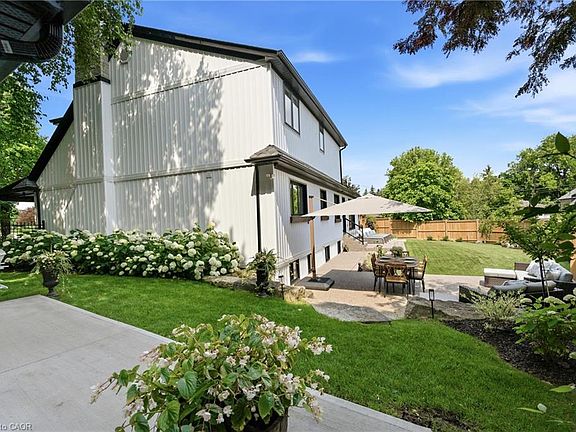 3rd image of 204 Falling Brook Dr