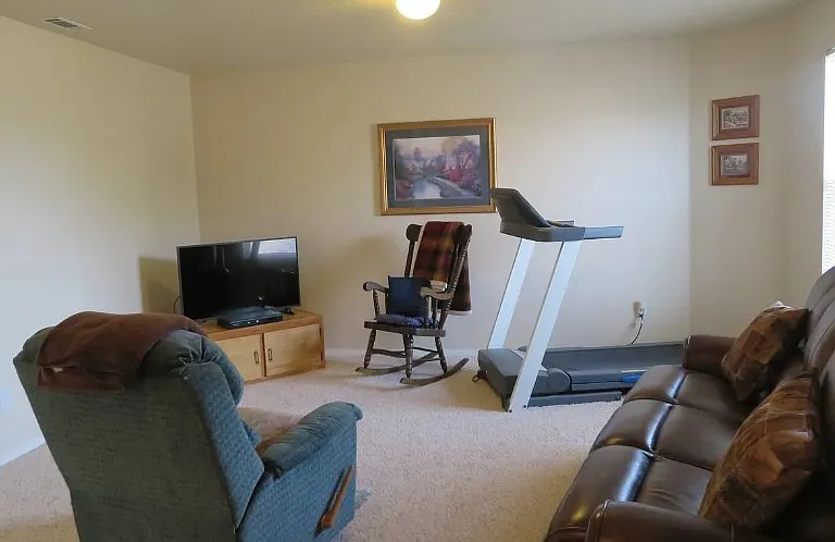 17553 N Chouteau Ave — Photo 15