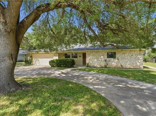 603 River Oak Dr, Seguin, TX 78155