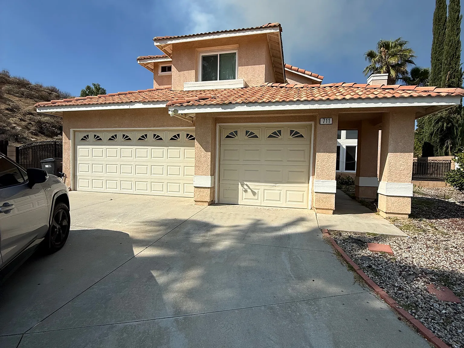 4 bed, 1972 sqft, $3,595 — Photo 1