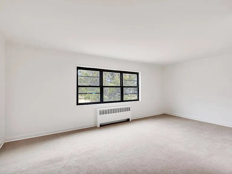 Tivoli Park Apartments — Photo 31