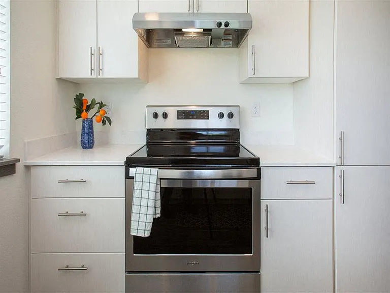 Sawyer Trail Apartments & Townhomes — Photo 13
