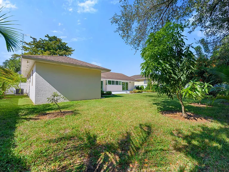 9515 SW 118th Ct — Photo 26