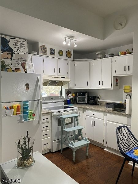 1st image of 6-16 E Blackwell St Apt 2C #2C