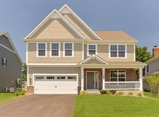 551 Amy Ln, Wheaton, IL 60187