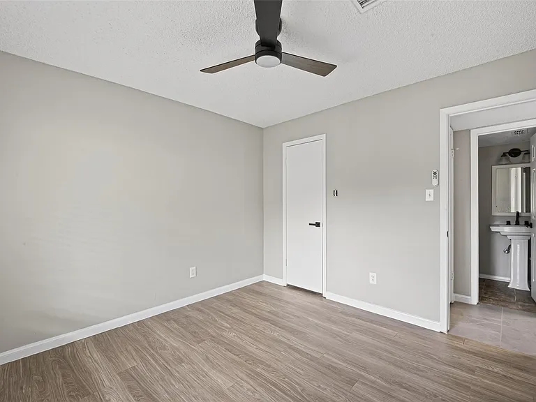 2340 Woodland Park Dr #113 — Photo 26