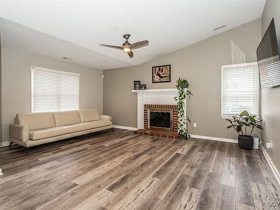 4th image of 10120 Molly Ln