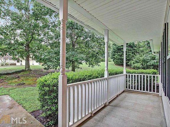 3rd image of 2804 James Henry Dr