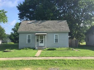 407 W Spring St, Staunton, IL 62088
