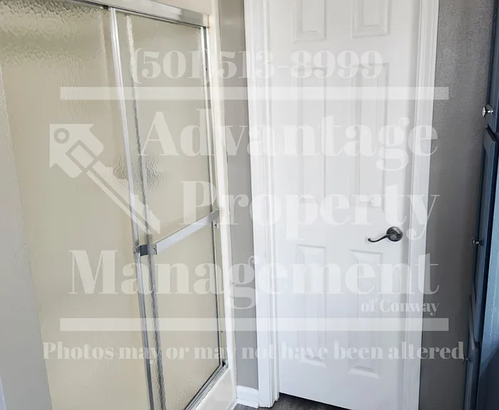 2740 York Ln — Photo 14
