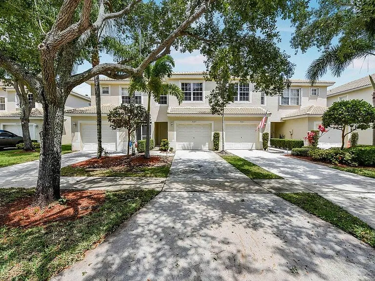 9687 Lago Dr — Photo 15
