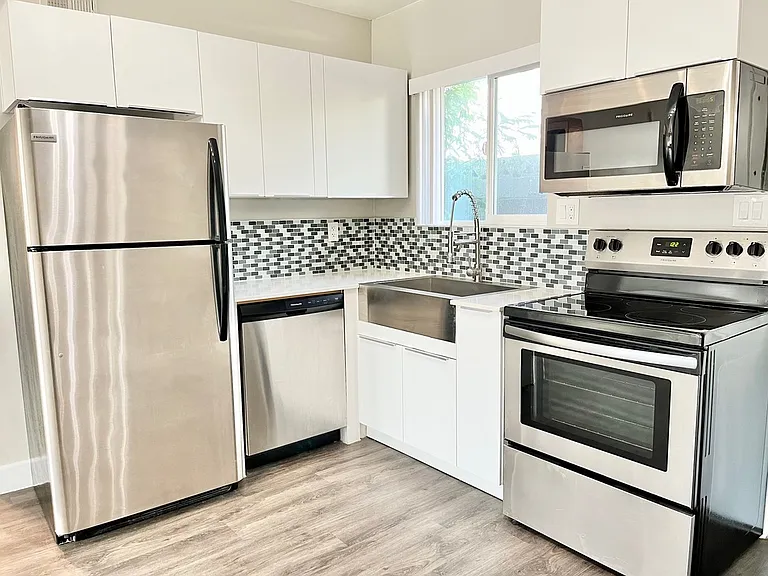 2726 E Glenrosa Ave #4 — Photo 7