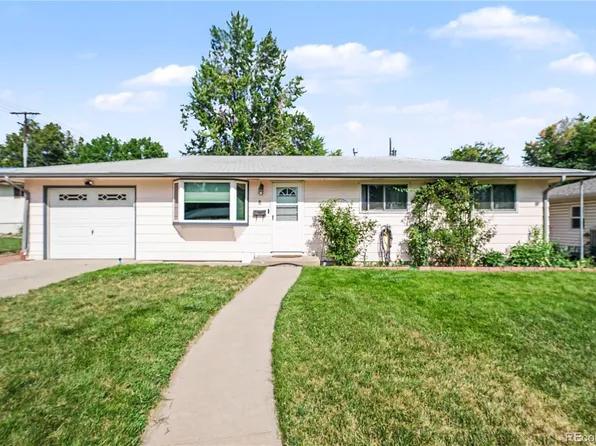 8 Elizabeth Court, Longmont, CO 80501