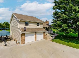 11 Baber Cir, Camden Point, MO 64018