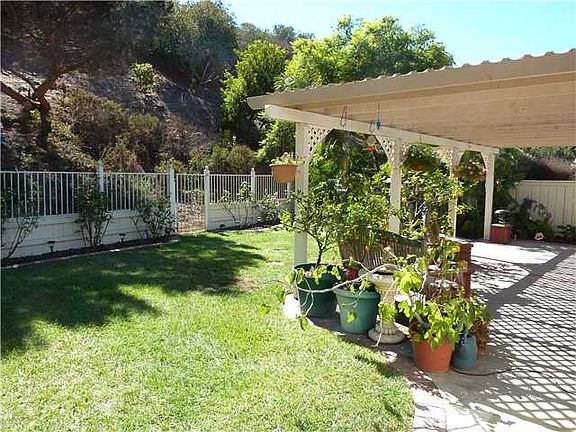 4th image of 10997 Avenida De Los Lobos