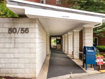 50-56 Broadlawn Park #416, Chestnut Hill, MA, 02467
