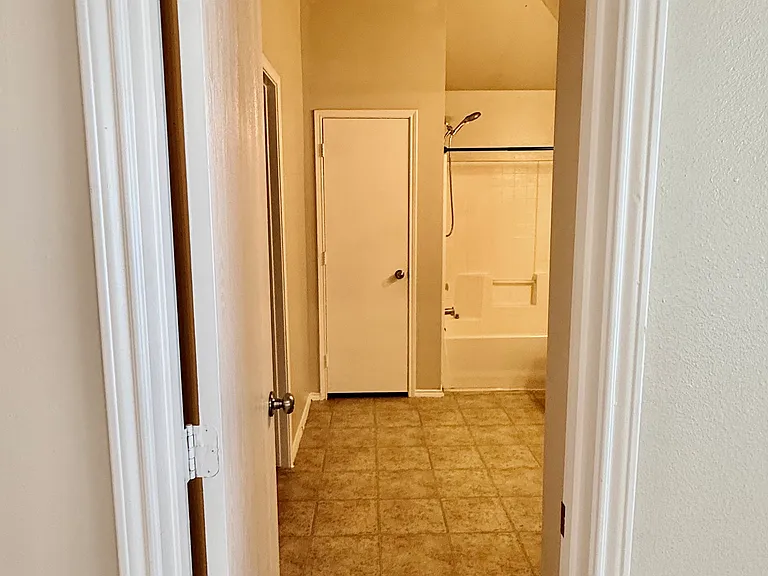 816 Cheryl St #1 — Photo 21