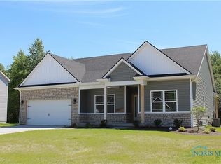 402 Hidden Village Ln, Holland, OH 43528