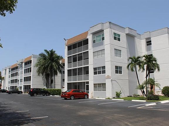 2nd image of 1516 S Lakeside Dr APT 403