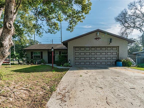 2nd image of 4720 Wisteria Dr