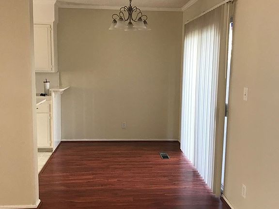 5th image of 484 Mariposa Ave APT C
