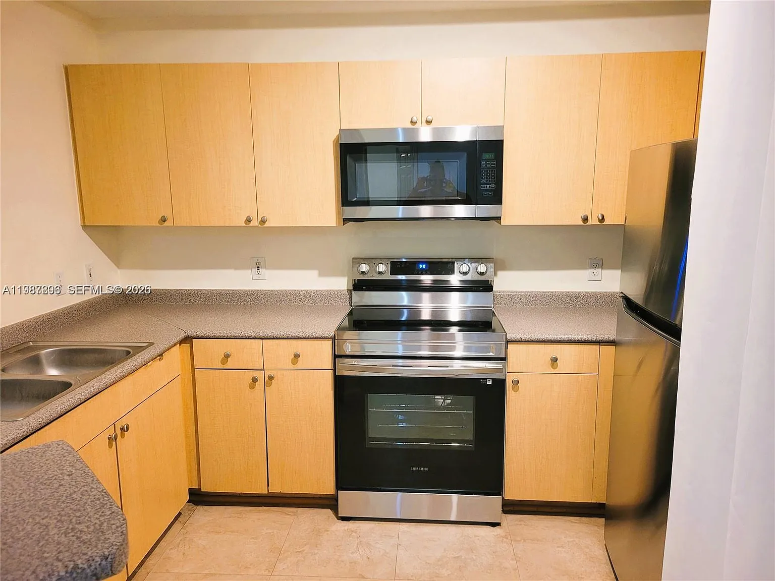 Regent Park Condo — Photo 2