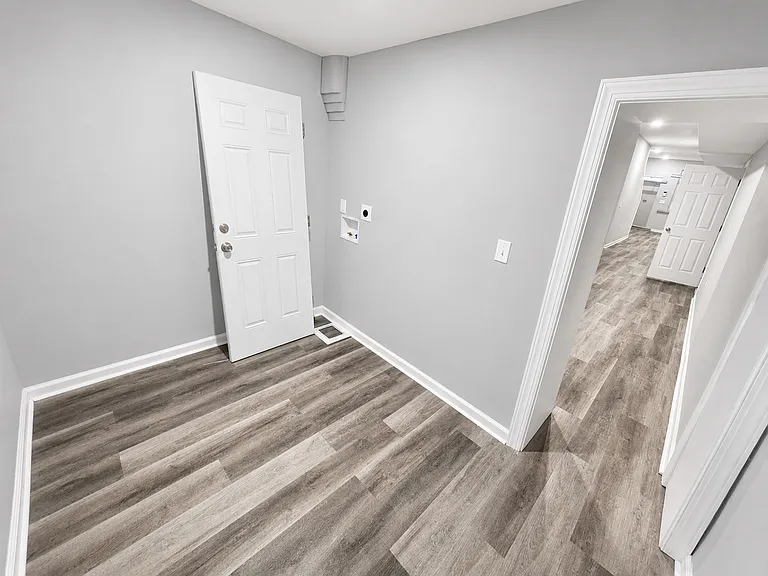 3041 W Berks St — Photo 9