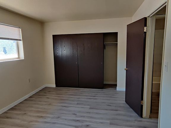 3rd image of 215 E Vidas Ave