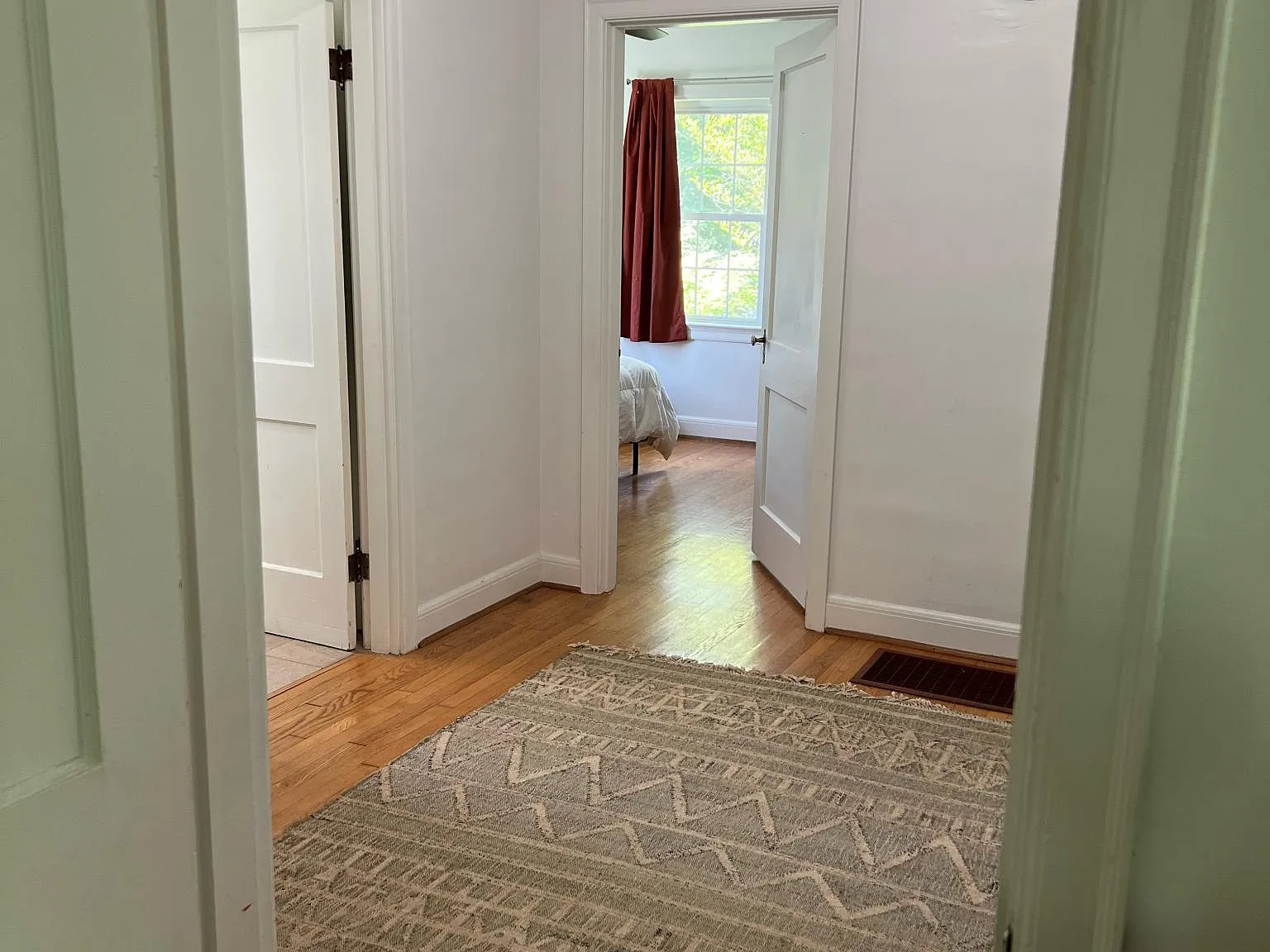 5611 Lake Shore Dr — Photo 4