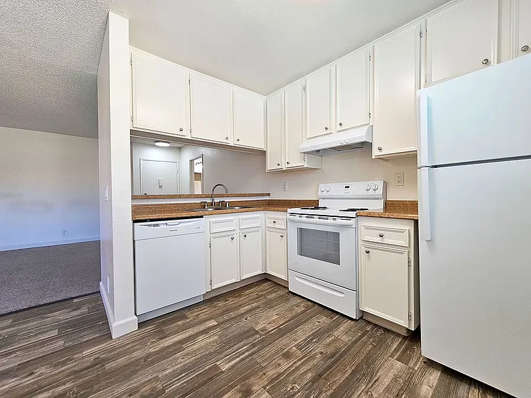 Lake Meadows Apartments — Photo 68