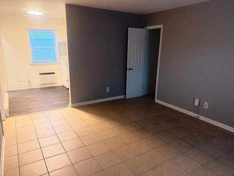 4131 Conway Ave — Photo 3