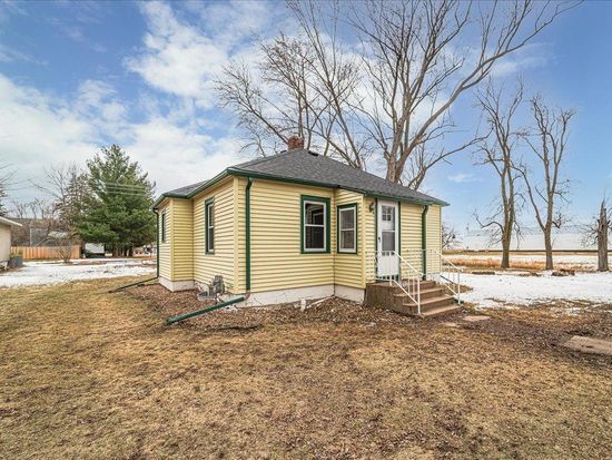 830 W 3rd St, Rush City, MN 55069
