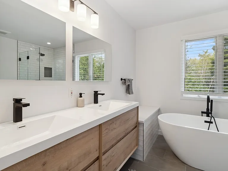 147 Pembroke Dr — Photo 17